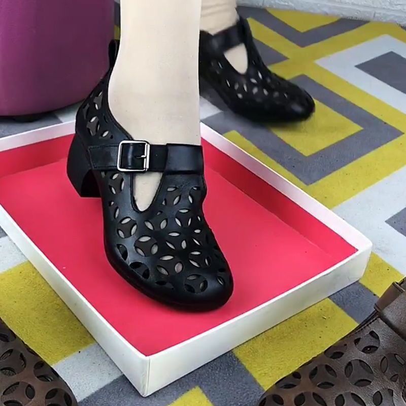 Novas sandálias de salto médio de verão, salto redondo, sandálias de estilo literário, velcro oco, sapatos de couro pequenos para mulheres